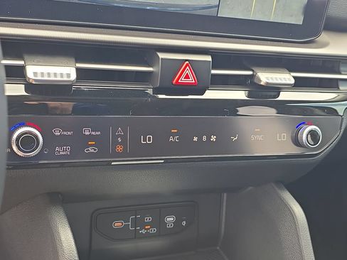 New 2026 Kia Sportage SX FWD image 26