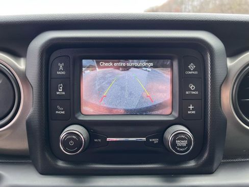 Used 2018 Jeep Wrangler Sport image 14