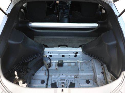 Used 2017 Nissan 370Z NISMO RWD image 12