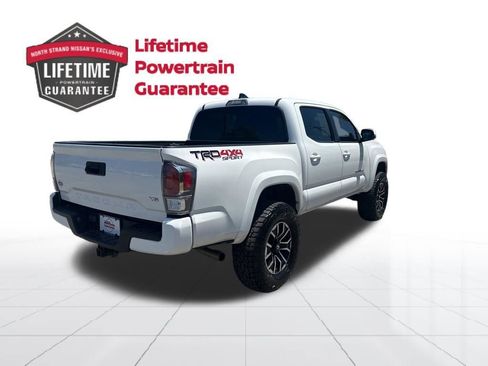 Used 2022 Toyota Tacoma TRD Sport AWD/4WD image 9