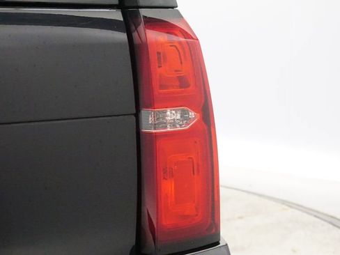 Used 2015 Chevrolet Suburban LTZ image 16