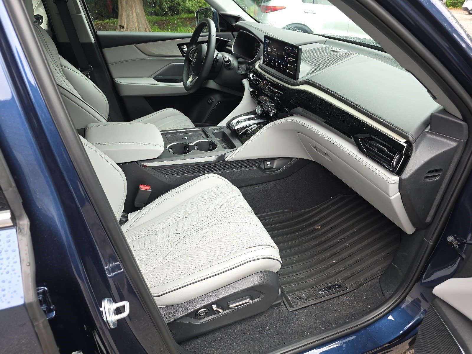 Used 2026 Acura MDX w/ Advance Package AWD/4WD image 26