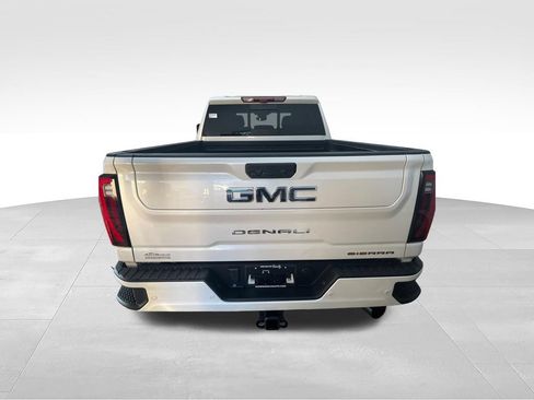 Used 2024 GMC Sierra 2500 Denali Ultimate AWD/4WD image 4