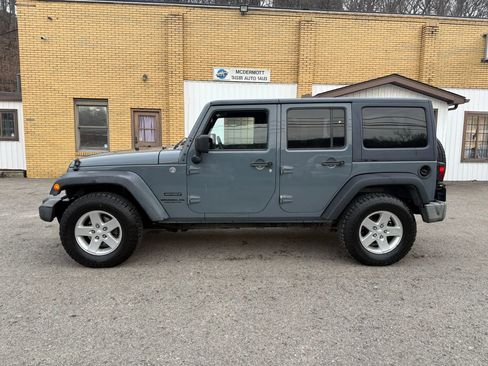 Used 2015 Jeep Wrangler Unlimited Sport w/ Quick Order Package 24S AWD/4WD image 2