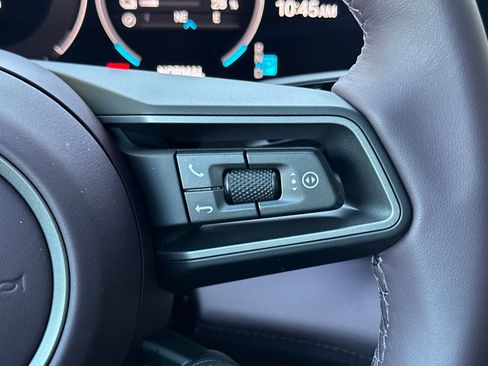 New 2026 Porsche Taycan image 31