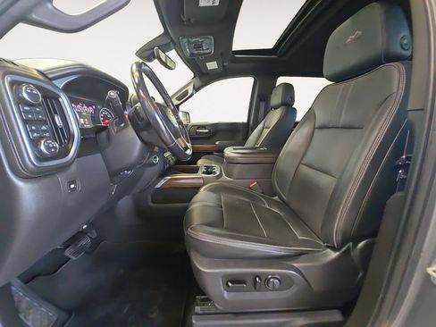 Used 2020 Chevrolet Silverado 1500 High Country w/ Technology Package AWD/4WD image 11
