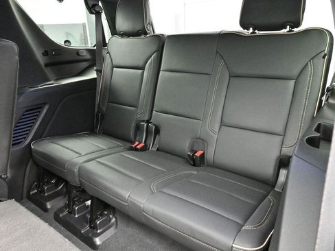 Used 2022 GMC Yukon SLT w/ SLT Premium Package AWD/4WD image 34