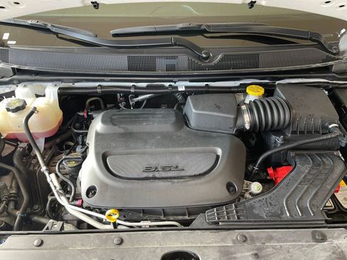 Used 2025 Chrysler Pacifica Select image 30