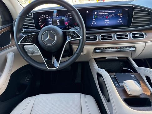 Used 2025 Mercedes-Benz GLE 350 4MATIC image 23