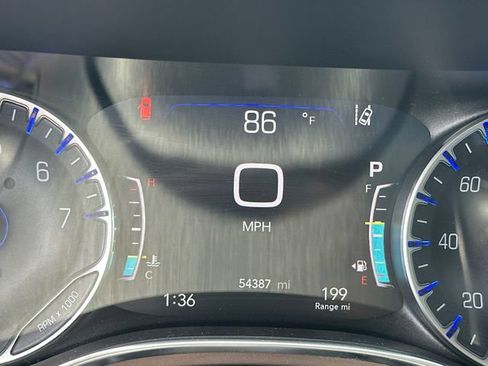 Used 2019 Chrysler Pacifica Touring-L Plus w/ Advanced Safetytec Group FWD image 29