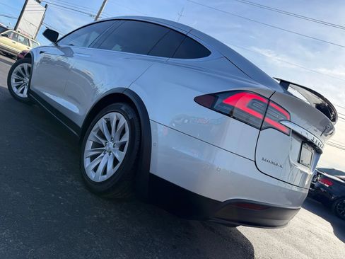 Used 2018 Tesla Model X 75D image 65