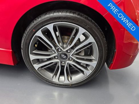 Used 2016 Hyundai Veloster Turbo w/ Option Group 04 FWD image 16