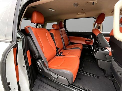 Used 2024 Kia Carnival SX image 24