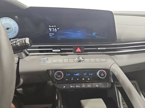 Certified 2023 Hyundai Elantra SEL w/ Convenience Package FWD image 20