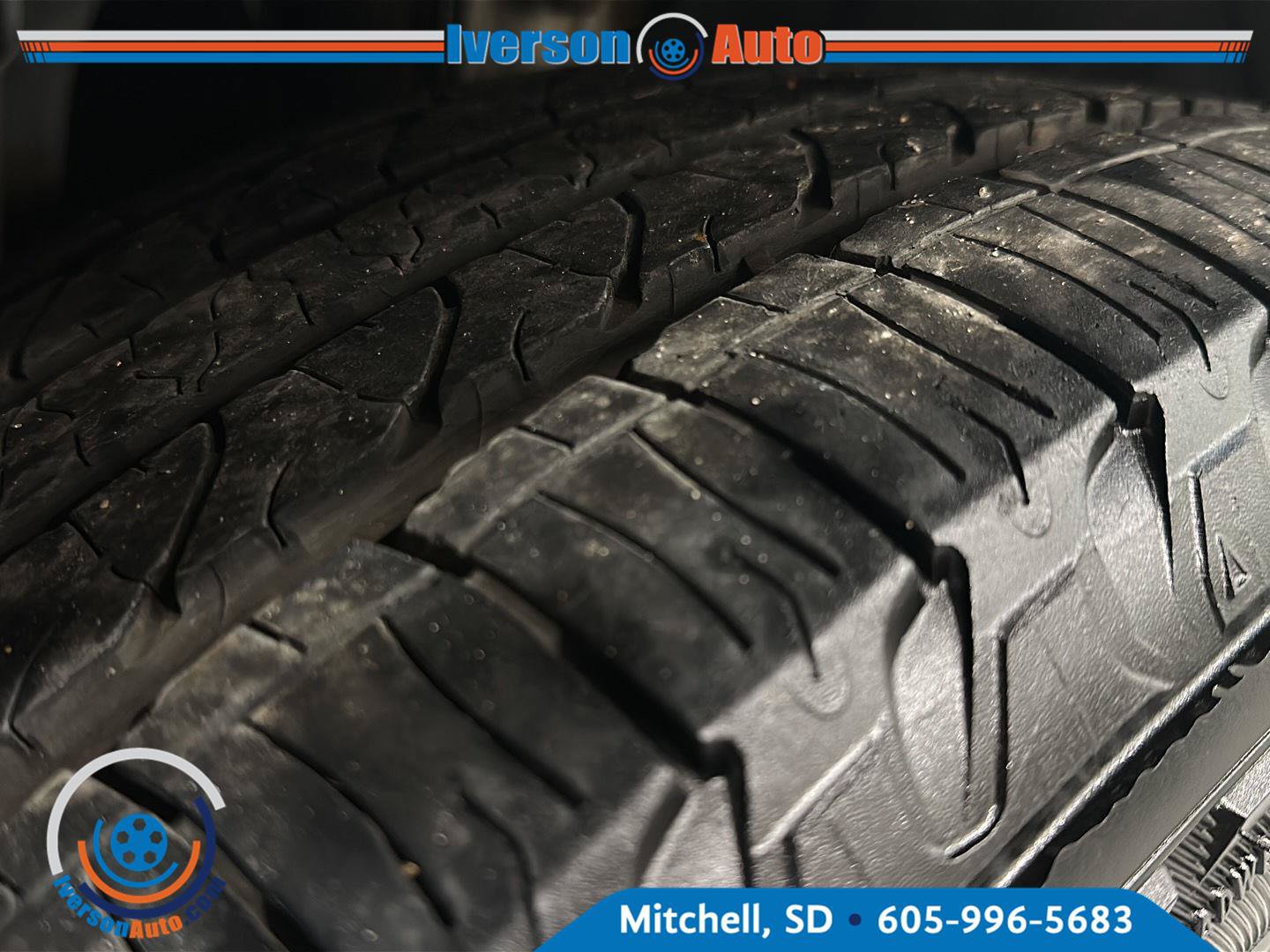 Used 2018 Dodge Durango R/T w/ Blacktop Package AWD/4WD image 11