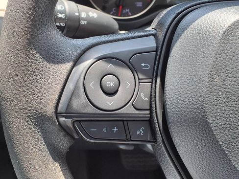 Used 2020 Toyota RAV4 XLE w/ Convenience Package FWD image 22