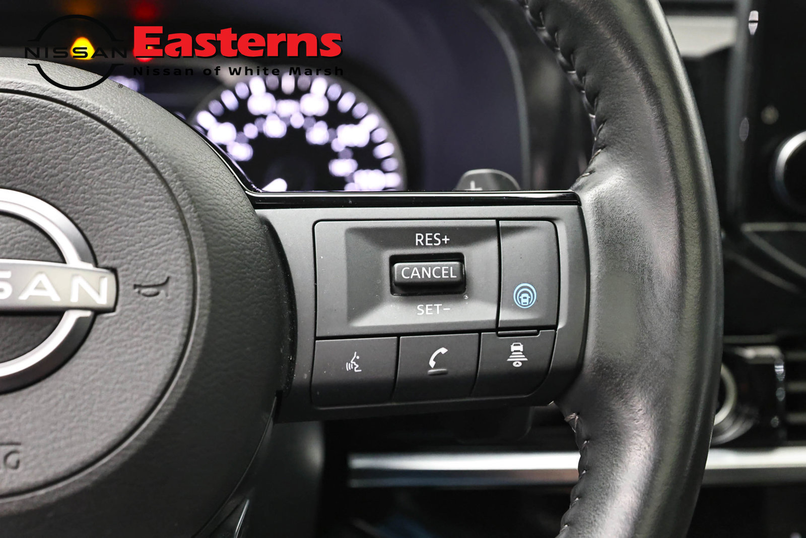 Used 2024 Nissan Pathfinder SL AWD/4WD image 17