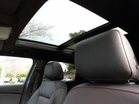 Used 2022 Chevrolet Blazer RS w/ Enhanced Convenience Package image 15