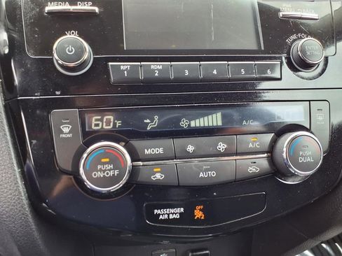 Used 2017 Nissan Rogue SV FWD image 9