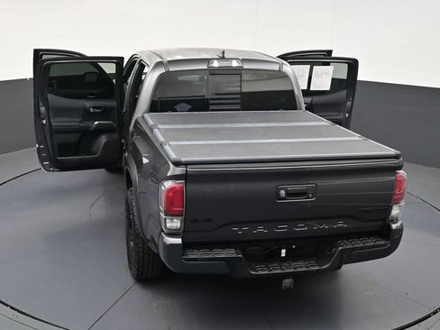 Used 2017 Toyota Tacoma TRD Sport w/ Tow Package RWD image 33