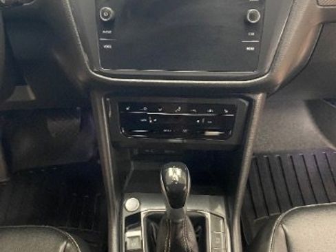 Used 2022 Volkswagen Tiguan SE image 30