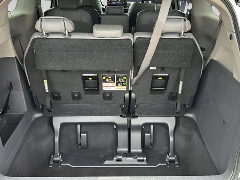 Used 2024 Toyota Sienna XLE image 10