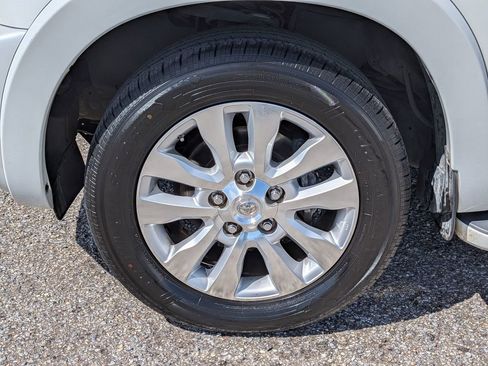 Used 2011 Toyota Sequoia Platinum image 11