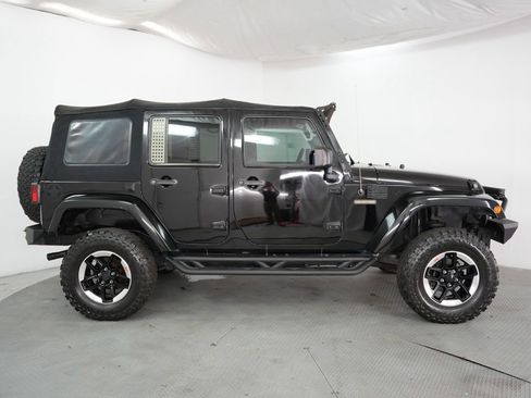 Used 2016 Jeep Wrangler Unlimited Sport AWD/4WD image 5