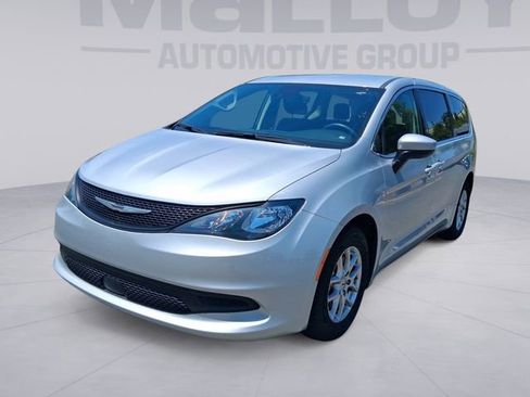 Used 2023 Chrysler Voyager LX FWD image 1