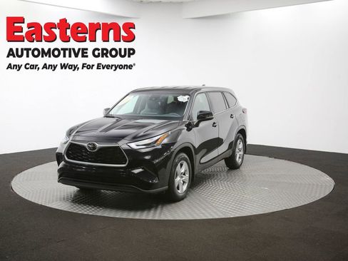 Used 2023 Toyota Highlander L image 55