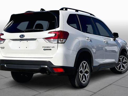 Used 2024 Subaru Forester Premium image 12