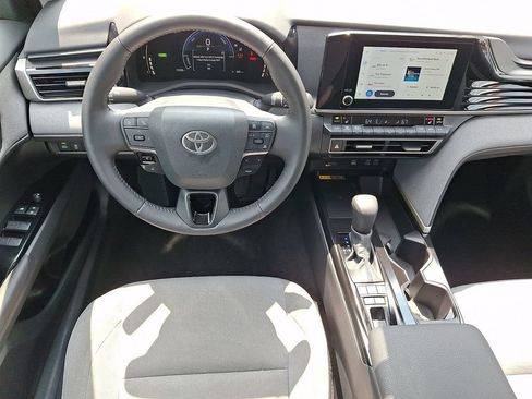 Used 2025 Toyota Camry LE w/ Convenience Package AWD/4WD image 12