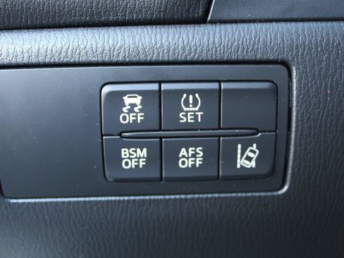 Used 2014 MAZDA MAZDA3 s Grand Touring w/ Technology Package FWD image 29