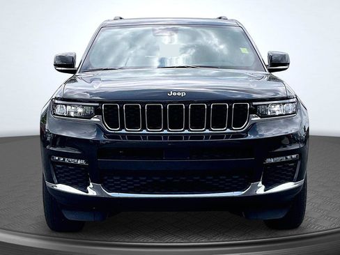 Used 2023 Jeep Grand Cherokee L Limited AWD/4WD image 3