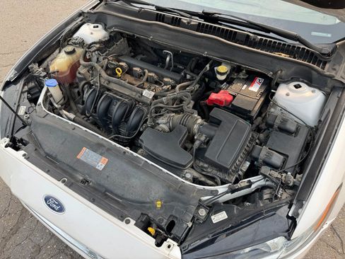 Used 2015 Ford Fusion SE FWD image 22
