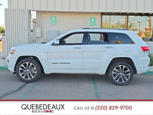 Used 2018 Jeep Grand Cherokee Overland AWD/4WD image 4