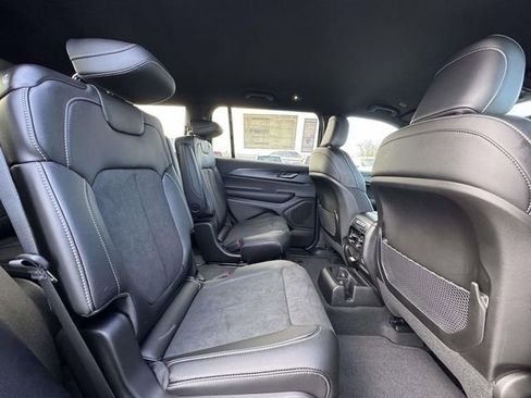 New 2025 Jeep Grand Cherokee L Altitude image 16