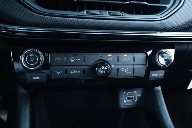 New 2026 Jeep Compass Latitude AWD/4WD image 19