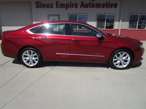 Used 2019 Chevrolet Impala Premier w/ Premier Convenience Package FWD image 2