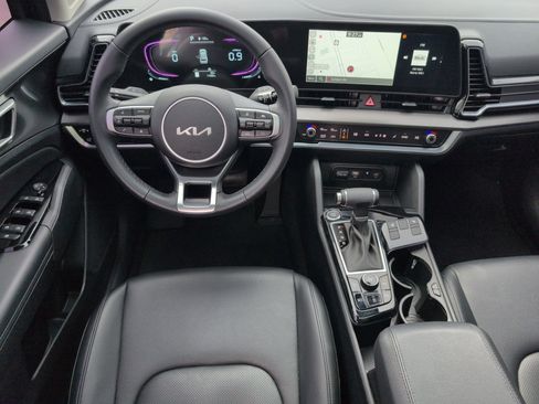 Used 2025 Kia Sportage EX w/ Premium Package image 29