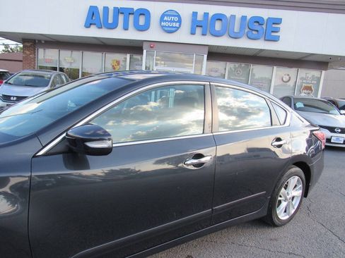Used 2014 Nissan Altima 2.5 SL w/ Technology Package FWD image 9