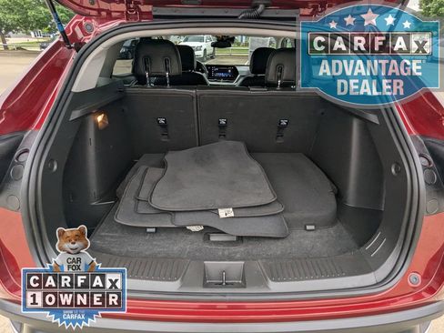 Certified 2025 Chevrolet Trax LT w/ LT Convenience Package FWD image 17