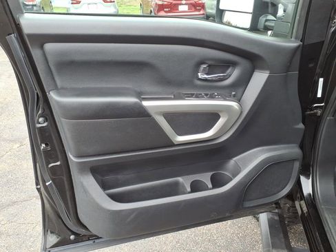 Used 2023 Nissan Titan SV w/ SV Convenience Package AWD/4WD image 19