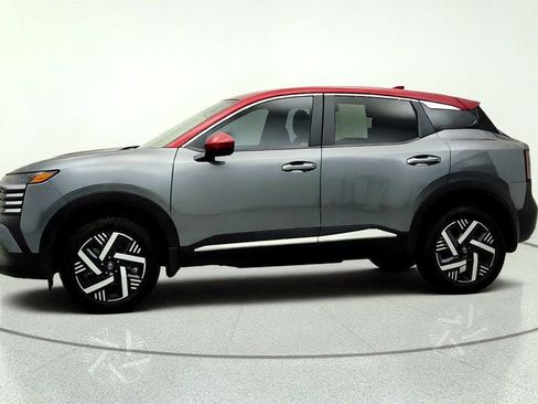 Used 2025 Nissan Kicks SV FWD image 8