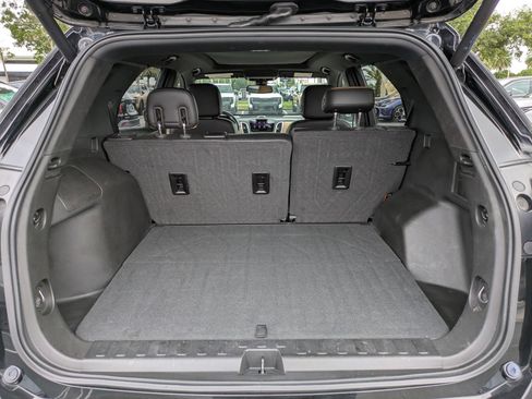 Used 2019 Chevrolet Equinox Premier FWD image 10