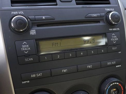 Used 2010 Toyota Corolla LE FWD image 16