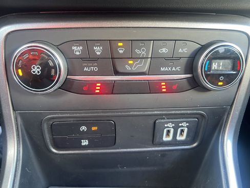 Used 2022 Ford EcoSport SE w/ SE Convenience Package image 18