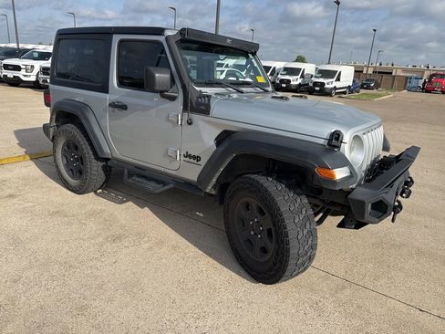 Used 2023 Jeep Wrangler Sport image 15