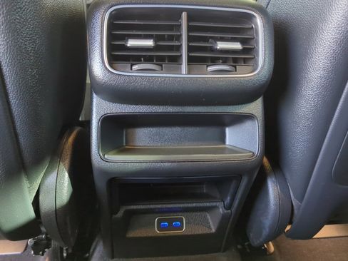 Used 2024 Mercedes-Benz GLE 350 4MATIC image 37