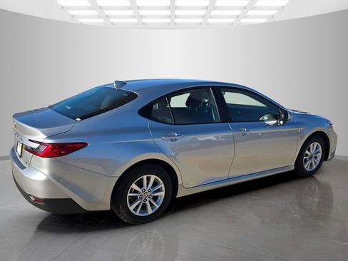 Used 2026 Toyota Camry LE FWD image 7